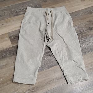 Lululemon drawstring crop pant.  No tags